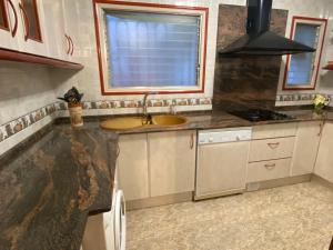 Η κουζίνα ή μικρή κουζίνα στο Villa Fleuret