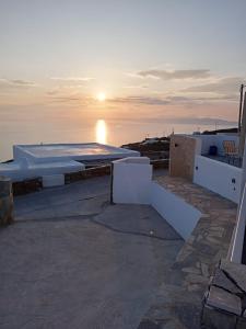 Gallery image of Anerada sunset in Ano Meria