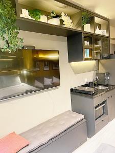 Nhà bếp/bếp nhỏ tại Consolacao GREY BOX - Studio de Luxo no Centro - Ar Condicionado - Cama Queen - Maquina de Lavar - Prox Metrô- Cozinha Completa - Wifi 500mbps - 7 andar