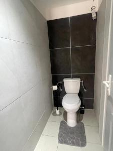 Phòng tắm tại Villa Quenette au François