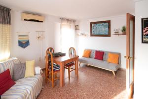 Posedenie v ubytovaní An apartment in Xeraco with 3 bedrooms, located near beach and Gandia