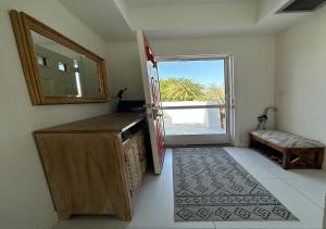 Φωτογραφία από το άλμπουμ του Naples Luxury Condo, Pool, Tennis, Minutes from the Beach σε Naples