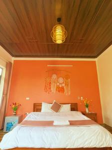 Giường trong phòng chung tại Sunny Trang An homestay