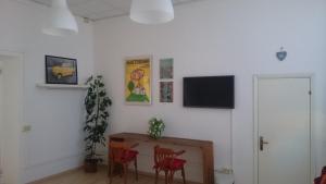 A television and/or entertainment centre at B&B Fratelli