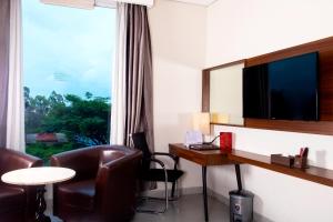 Ruang duduk di Pakons Prime Hotel