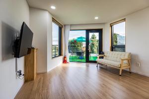 Et tv og/eller underholdning på Seogwipo Donnaeco Pension