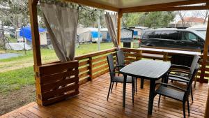 Fotografie z fotogalerie ubytování Adria Caravan (with air conditioner) v destinaci Privlaka
