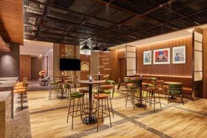 A television and/or entertainment centre at Four Points by Sheraton Xi’an High-Tech Zone