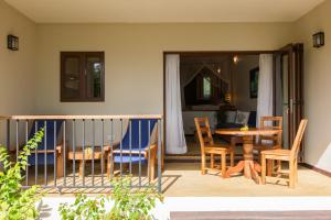 Posezení v ubytování L'Hirondelle Self Catering Guest House + 30 fotografií