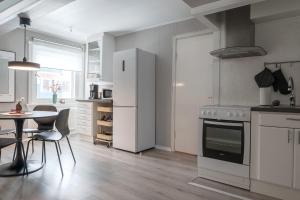 Galeriebild der Unterkunft Guestly Homes - 2BR Central Charm in Boden + 7 Fotos