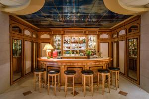 Ο χώρος του lounge ή του μπαρ στο Hotel Parc Belair