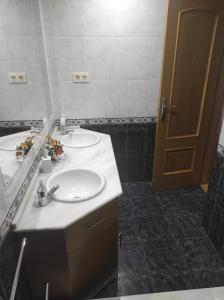 A bathroom at Pedaporta Még 18 kép