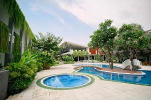 Bazén v ubytování LPP Garden Hotel nebo v jeho okolí