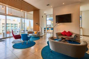 Posezení v ubytování Holiday Inn Express - Malta by IHG + 37 fotografií