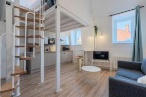 Η κουζίνα ή μικρή κουζίνα στο 1 bedroom duplex apartment, with parking