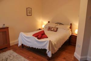 Postelja oz. postelje v sobi nastanitve The Marshes - Large home, short drive to beach