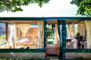 A patio or other outdoor area at B&B Cadrecca Tra Terra Luna e Mare