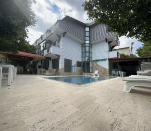 Bazén v ubytování Kutberk Hotel Kemer nebo v jeho okolí