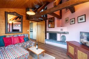 Posezení v ubytování Chalet Schweizerhof Attic