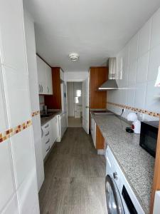 Kuchnia lub aneks kuchenny w obiekcie Piso AZORES-FIBES