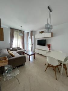Telewizja i/lub zestaw kina domowego w obiekcie Piso AZORES-FIBES