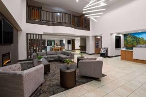 Zona d'estar a La Quinta Inn & Suites by Wyndham Mooresville