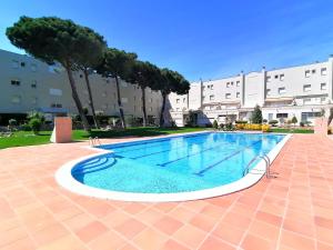 The swimming pool at or close to VACAY Apartamento Laia, respira aire puro, en la Costa Brava, L'Escala!