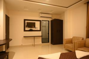 Area tempat duduk di Hotel Tripti-Biswanath Chariali