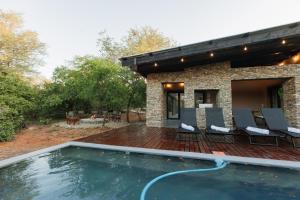 Bazén v ubytování Chawal stays @ Leguan nebo v jeho okolí