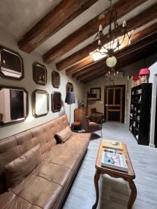 Χώρος καθιστικού στο Apartamentos Basilicus