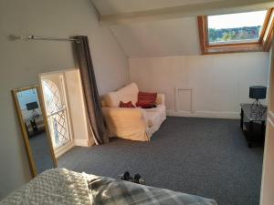Gallery image of Singleton Short Stay Loft R10 in Swansea +4 photos