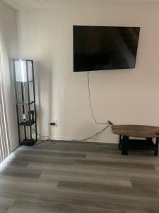 A television and/or entertainment centre at Sweet Home IN