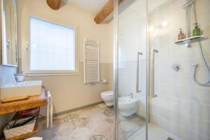 A bathroom at Soave Country House