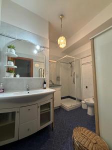 Koupelna v ubytování Nini House + 17 fotografií