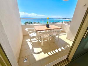 Balkón nebo terasa v ubytování HOLIDAY APART 50 meters to BEACH, Sea view apartments