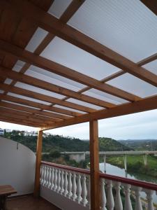 een uitzicht vanaf het balkon van een huis bij Casa Família Cardoso in Tavira