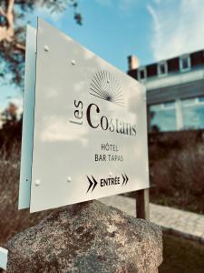 Um certificado, prêmio, placa ou outro documento exibido em Hôtel Les Costans, The Originals Relais