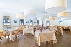 Un restaurant sau alt loc unde se poate mânca la Hotel Croda Rossa