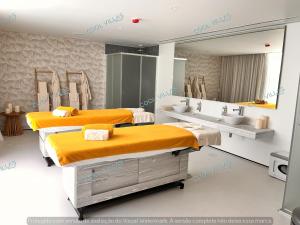 Ένα ή περισσότερα κρεβάτια σε δωμάτιο στο BeachFront Apartment - 4 pax - swimming pool +43 φωτογραφίες