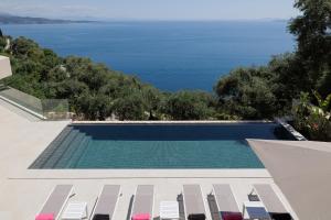 Φωτογραφία από το άλμπουμ του AGNI DREAM Villa luxe face à la mer à Corfou σε Κέντρωμα
