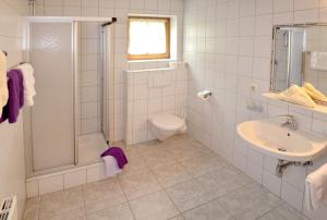 A bathroom at Pezza Lischa