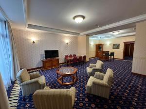 A seating area at Hotel Golden Palace