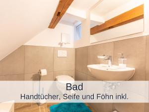 Kylpyhuone majoituspaikassa Ferienwohnung Rambold Wettersteinwand