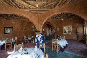 豪拉绿洲山林小屋餐厅或其他用餐的地方