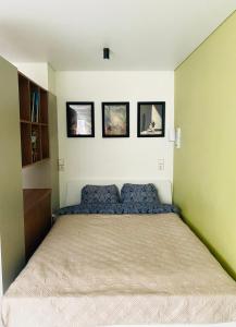 Postel nebo postele na pokoji v ubytování Modern & Cozy Gem - Spacious Central Retreat with private entrance