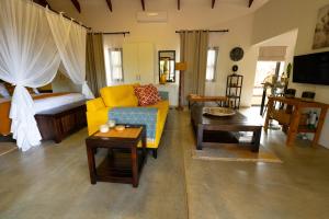 Et tv og/eller underholdning på Oriole Bush Cottage