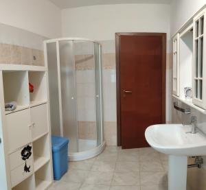 a bathroom with a shower and a sink at Pia's house garden in Campobasso +35 photos
