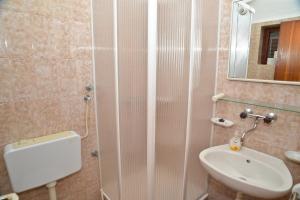 Koupelna v ubytování Apartments Lonić