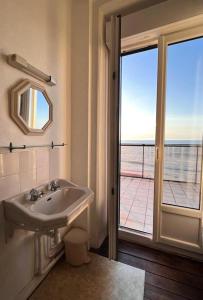 Výhľad na more alebo výhľad na more priamo z apartmánu + 16 fotografií