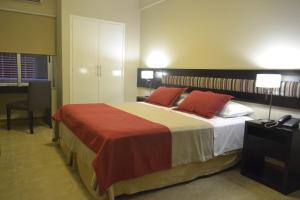 Katil atau katil-katil dalam bilik di Almuñecar Hotel